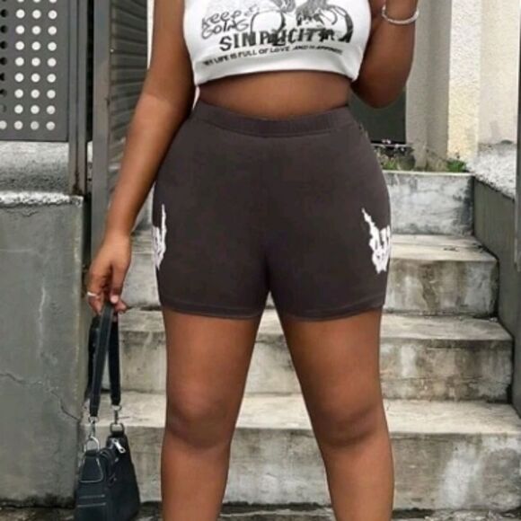 Plus Size Women's Skull & Hand Print Legging shorts sz 3x - Picture 1 of 3